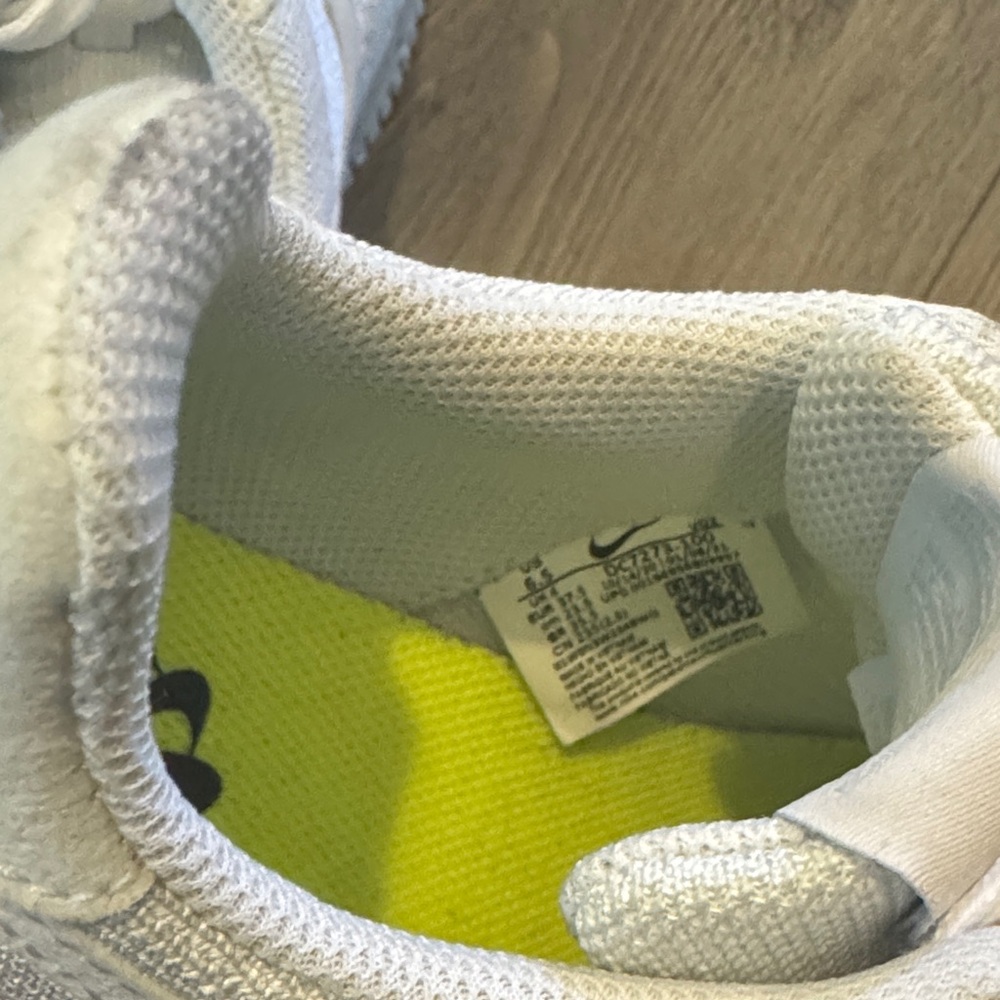 Nike Air Women’s  Cream Sneakers - Picture 4 of 5